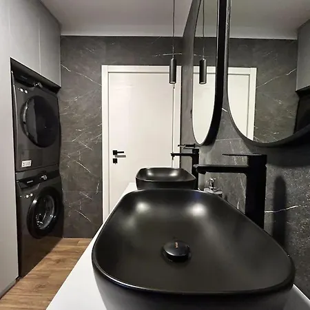 Apartment Aria